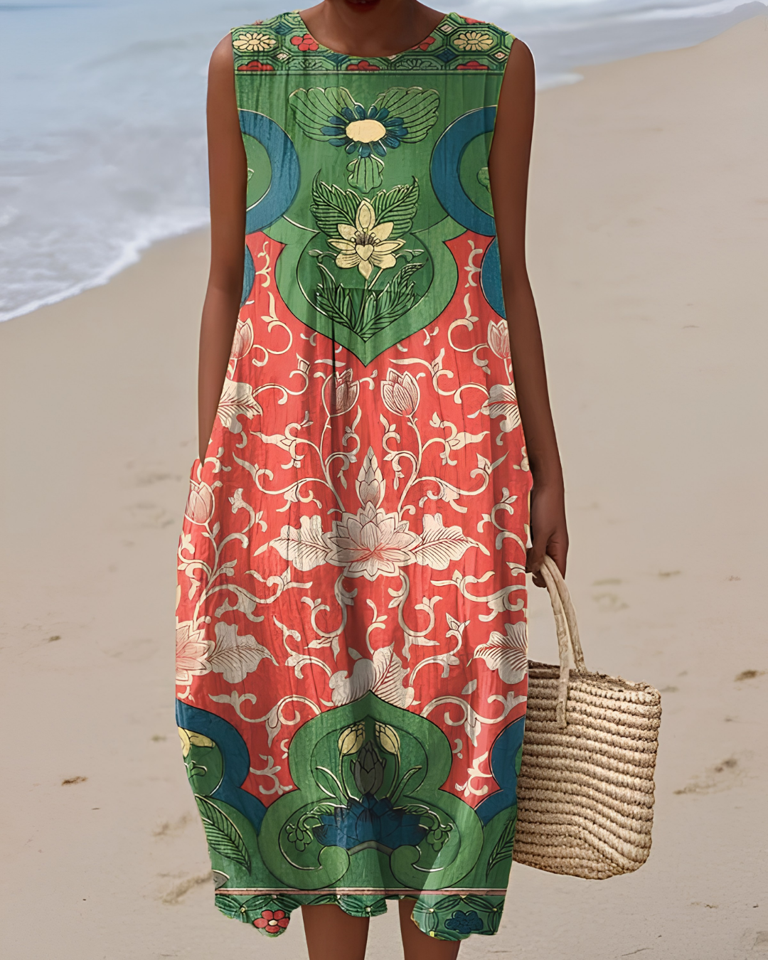 Selva | Sleeveless dress with a vibrant botanical print