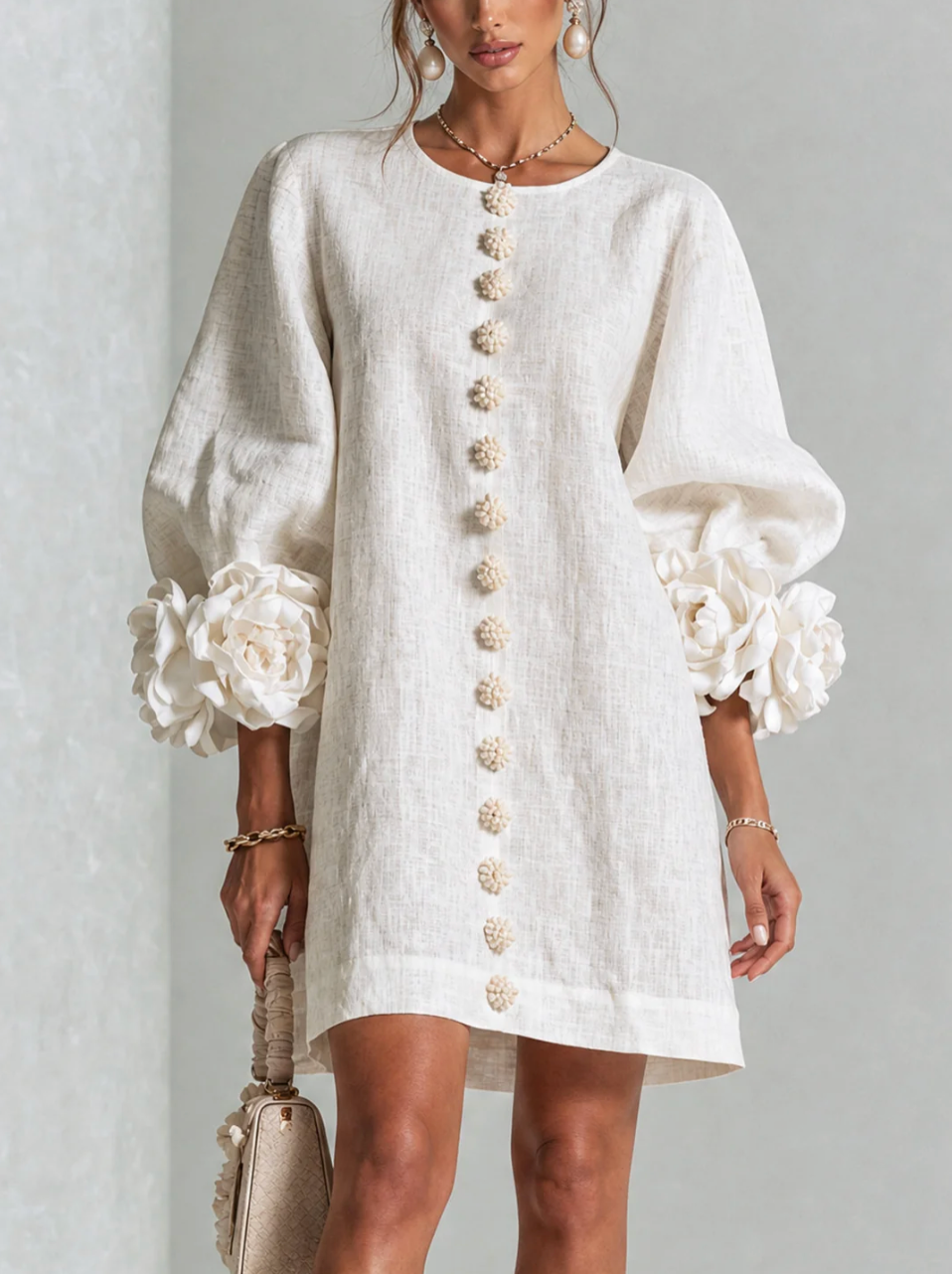 Rosali | Robe avec roses aux poignets