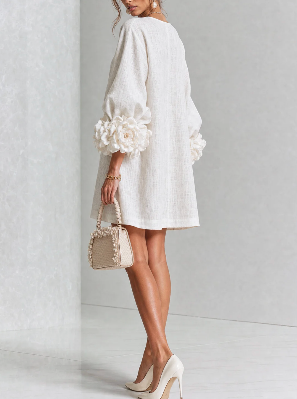 Rosali | Robe avec roses aux poignets