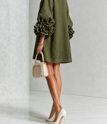 Rosali | Robe avec roses aux poignets
