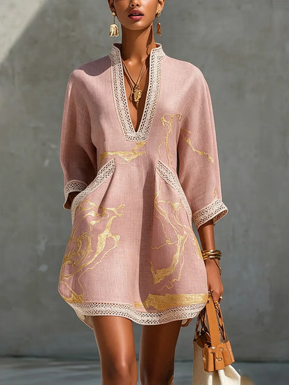 Cristina | Mini-robe noire avec imprimé marbré doré et dentelle au crochet