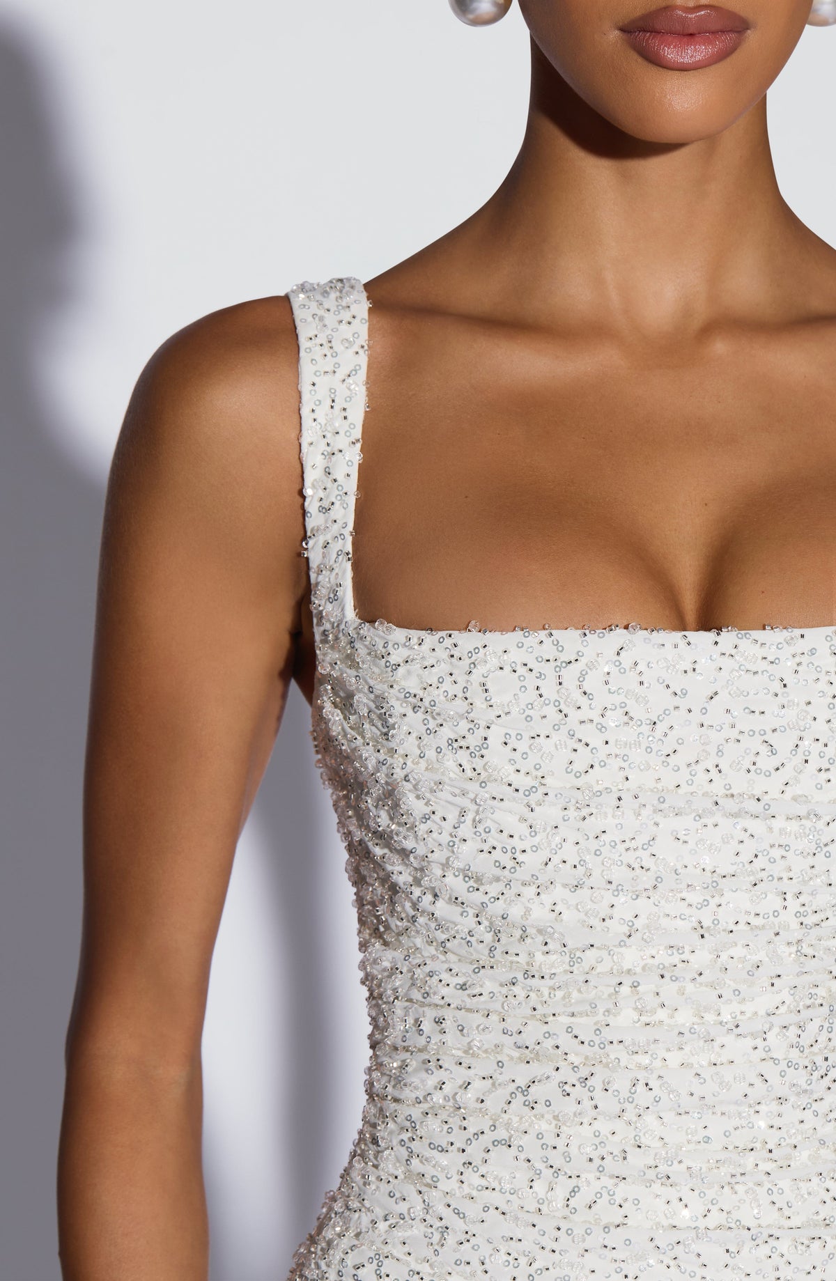 Nayara | Robe longue blanche avec ivoire brillant